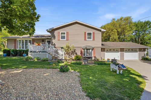 811 9th Ave Sw, Independence, IA, 50644-2308 | Card Image