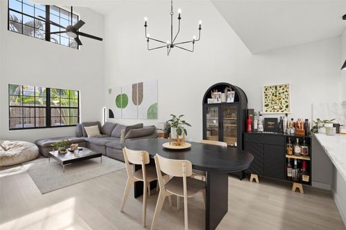 246-246 City View Dr, Fort Lauderdale, FL, 33311-9121 | Card Image