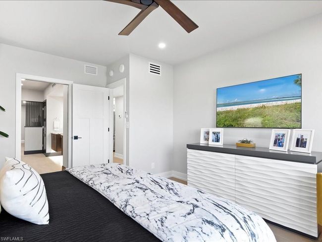 B305 - 1036 S Collier Blvd, Condo with 3 bedrooms, 3 bathrooms and 1 parking in MARCO ISLAND FL | Image 24