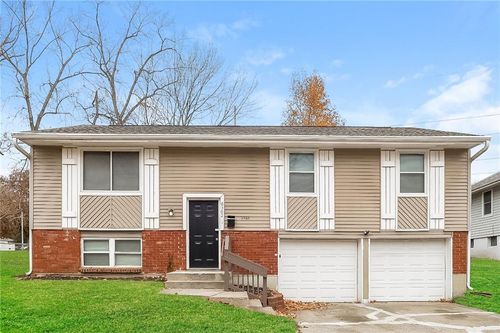 6302 E 140th Ter, Grandview, MO, 64030-3877 | Card Image