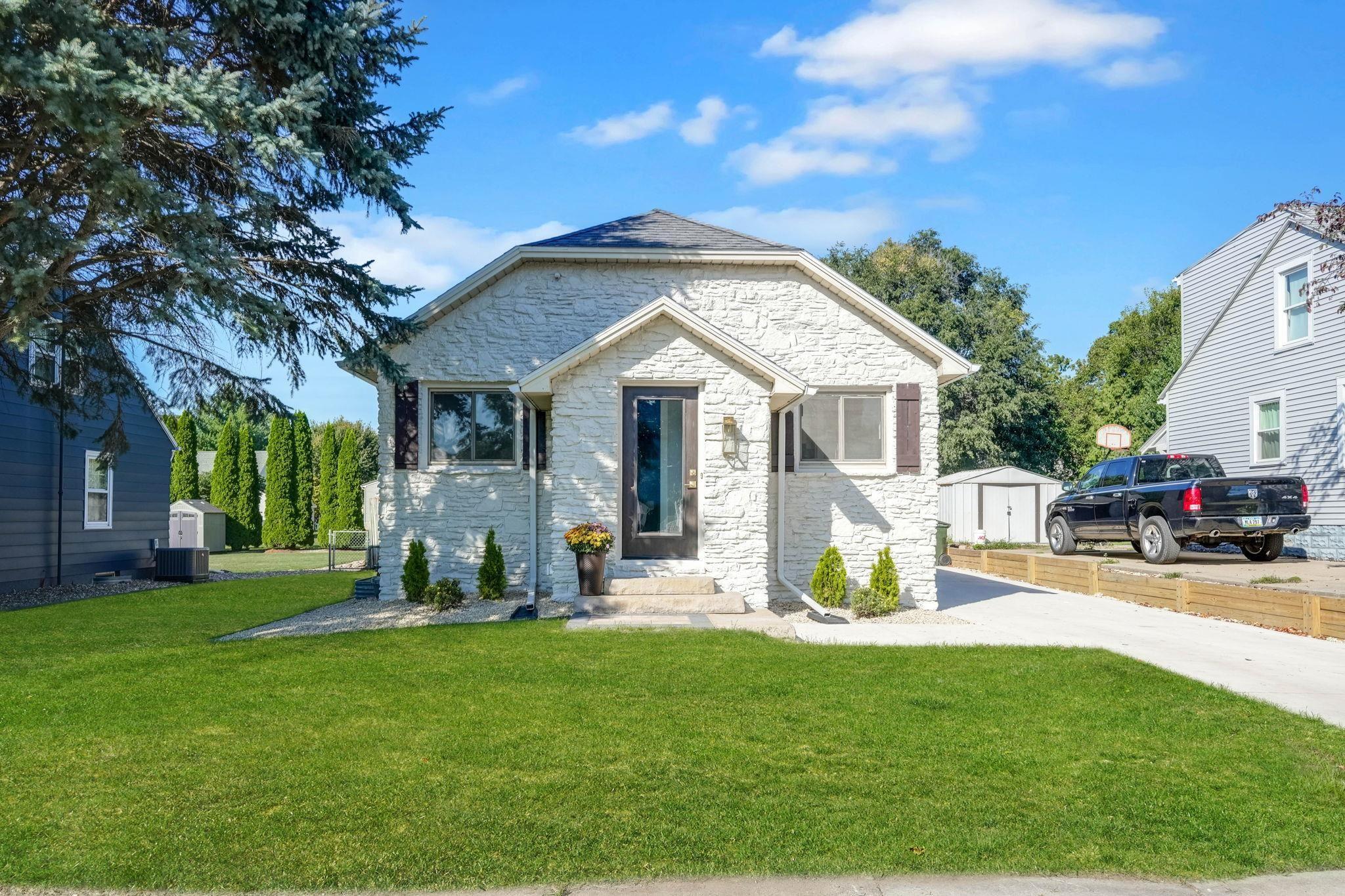 Franklin St, Cedar Falls, IA 50613