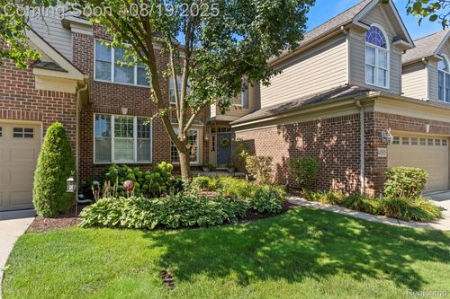 44505 Broadmoor Blvd, Northville, MI, 48168-8633 | Card Image