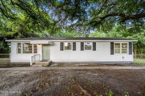 254 Woodland Church Rd, Albertson, NC, 28508-9600 | Card Image