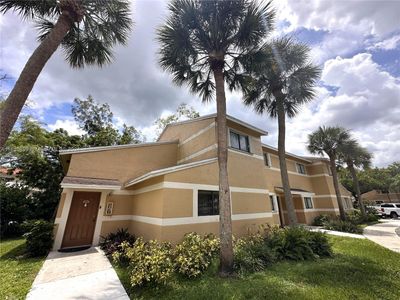 209 Palm Cir East, Townhouse with 3 bedrooms, 2 bathrooms and null parking in Pembroke Pines FL | Image 1