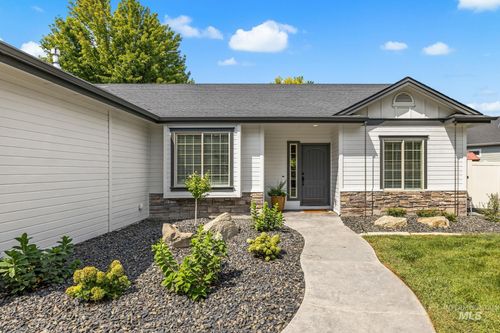 2818 E Shadowview St, Eagle, ID, 83616-5670 | Card Image