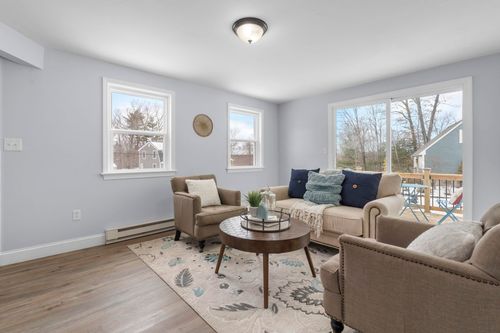 6 Michael Ave, Derry, NH, 03038-4341 | Card Image