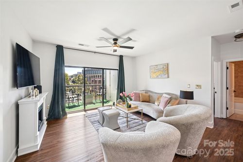 unit-305-630 Calvert St, Charlotte, NC, 28208-5188 | Card Image
