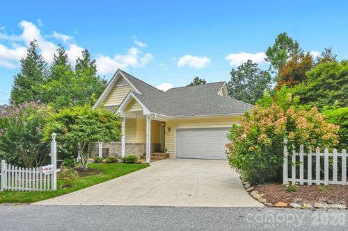 2423-230 Carriage Summitt Way, Hendersonville, NC, 28791-2819 | Card Image