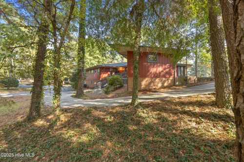 40 Inverness Rd, Pinehurst, NC, 28374-8312 | Card Image