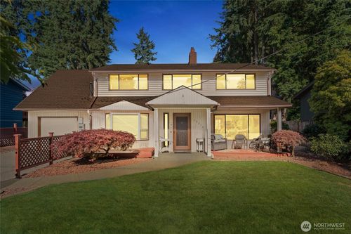 17310 Palatine Ave N, Shoreline, WA, 98133-5257 | Card Image
