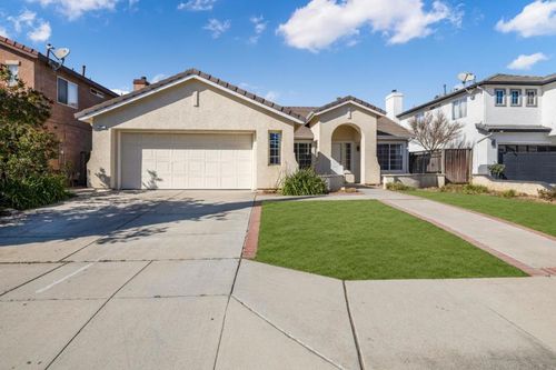 11 Saguaro Cir, Salinas, CA, 93905-4608 | Card Image
