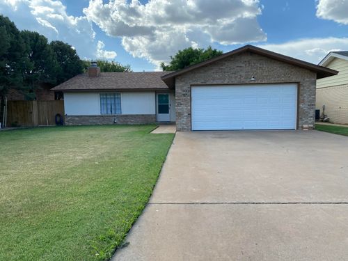 2701 Mesa Dr, Plainview, TX, 79072-1419 | Card Image