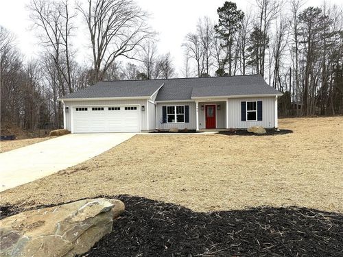 186 Holland Lane, Thomasville, NC, 27360 | Card Image