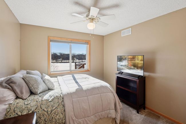Bedroom 2 | Main floor | Image 15