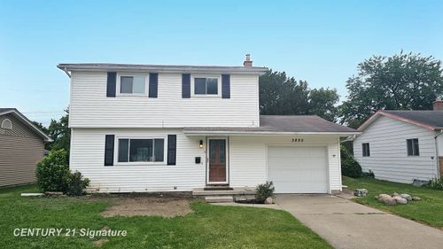 3825 Boeing Dr, Saginaw, MI, 48604-1805 | Card Image