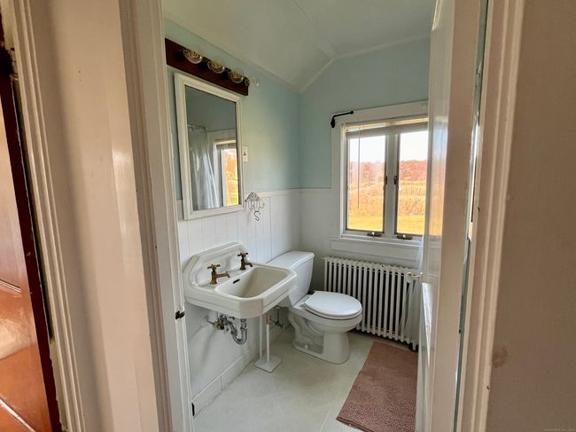 2 - 125 Thimble Island Rd, Home with 2 bedrooms, 1 bathrooms and 2 parking in Branford CT | Image 5
