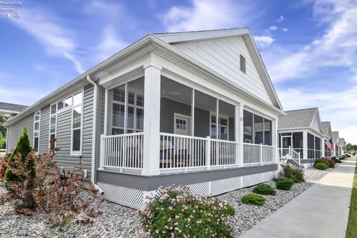57-10850 E Bayshore Rd, Marblehead, OH, 43440-2302 | Card Image
