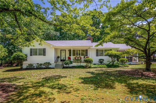8315 King Dr, Disputanta, VA, 23842-8015 | Card Image