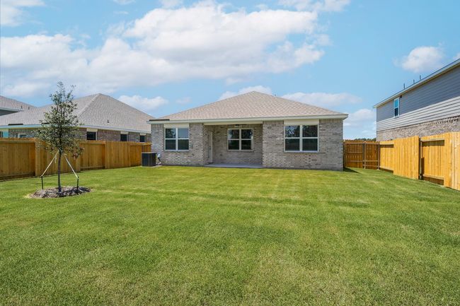Fenced Backyard | Image 7