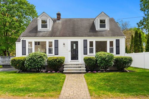 13 Munroe Ave, Woburn, MA, 01801-3219 | Card Image