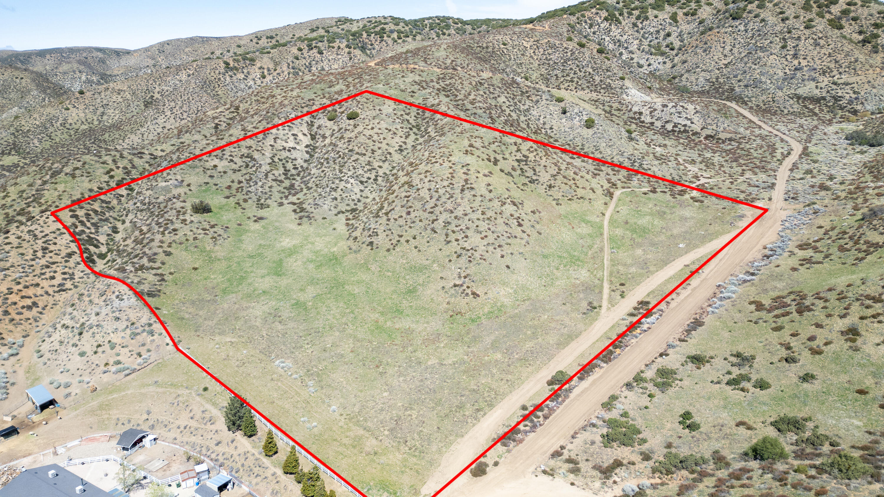 Land in Leona Valley