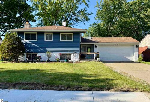 2561 Binghamton Dr, Auburn Hills, MI, 48326-3508 | Card Image