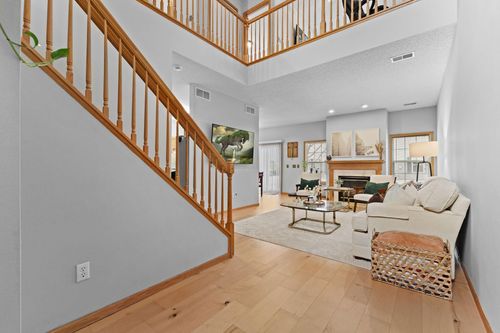 7395 Derby Ln, Shakopee, MN, 55379-7031 | Card Image