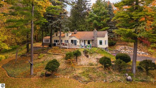 7787 East Shore Road, Traverse City, MI, 49686 | Card Image