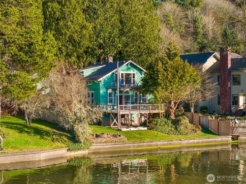 1323 E Bay Dr Ne, Olympia, WA, 98506-3960 | Card Image