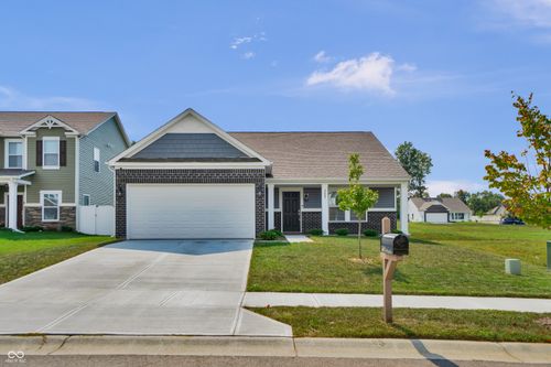3885 Berkdale Ct, Columbus, IN, 47203-2464 | Card Image