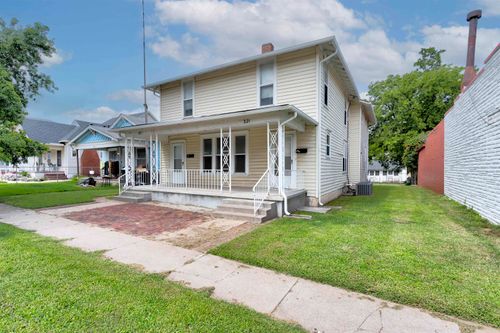 321 N Summit St, Arkansas City, KS, 67005-2261 | Card Image
