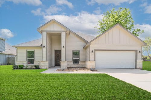 231 Mccormick St, Columbus, TX, 78934-2900 | Card Image