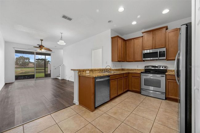 9013 Shepton St, Townhouse with 3 bedrooms, 3 bathrooms and null parking in ORLANDO FL | Image 6