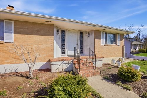 3019 Winter Haven Ave, Dayton, OH, 45415-3221 | Card Image