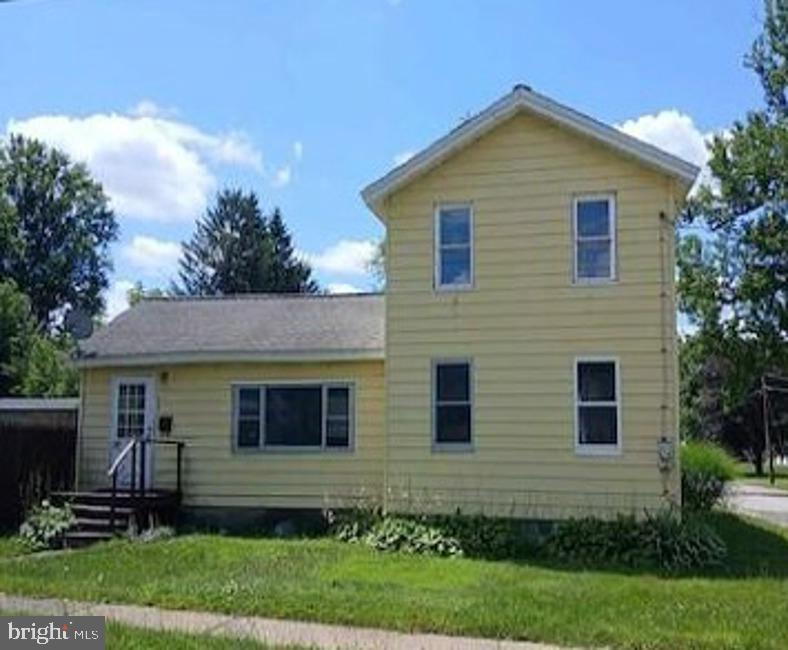 Warden St, Union City, PA 16438