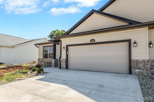 204 Wrigley Field Drive, Bethalto, IL, 62010 | Card Image