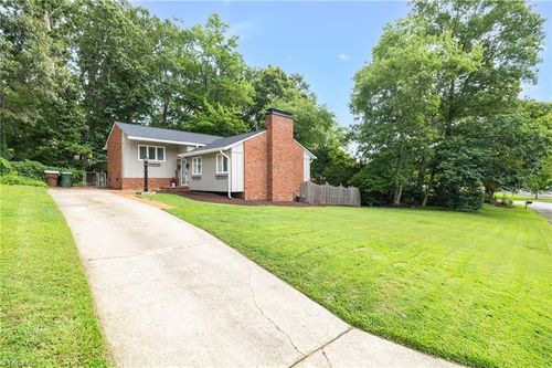 2302 Running Brook Dr, Greensboro, NC, 27408-2826 | Card Image
