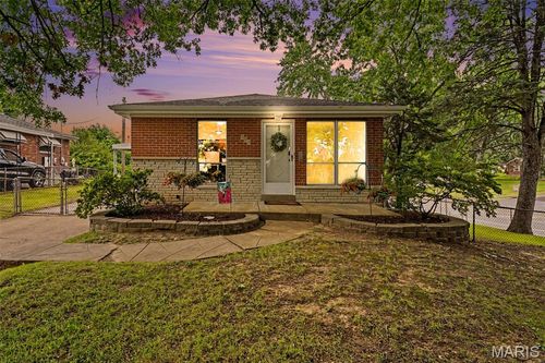 701 Avenue H, Saint Louis, MO, 63125-1434 | Card Image
