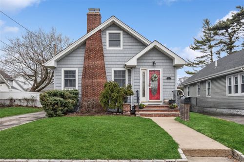 5 Lexington Ave, Malverne, NY, 11565-2315 | Card Image