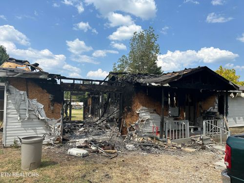 304 W Stewart Ave, Monterey, TN, 38574-1329 | Card Image