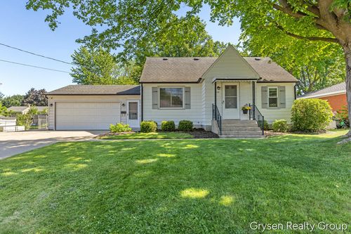 4110 38th St, Grandville, MI, 49418-1704 | Card Image