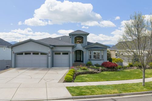 4240 Evening Ridge Ter, Medford, OR, 97504-9138 | Card Image