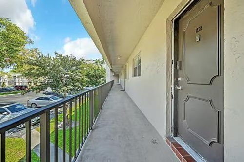 apt-508-8527 Old Country Mnr, Davie, FL, 33328-2960 | Card Image