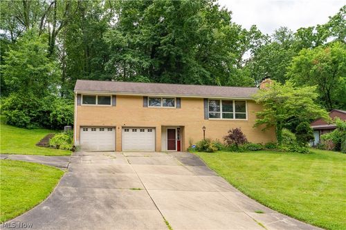 8944 Colton Street Nw, Massillon, OH, 44646 | Card Image