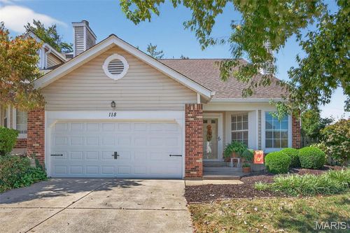 118 Cascade Circle Dr, Ballwin, MO, 63021-7303 | Card Image