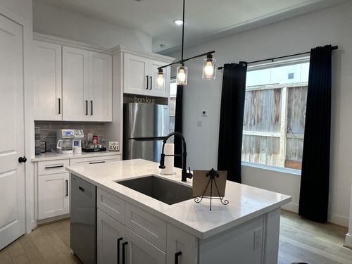 c-1711 Ruth St, Houston, TX, 77004-4946 | Card Image