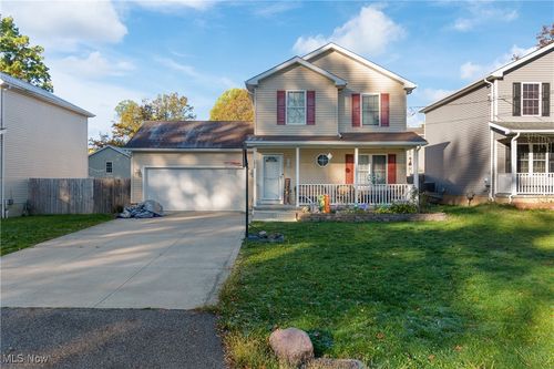 1860 Issaquah St, Cuyahoga Falls, OH, 44221-4425 | Card Image