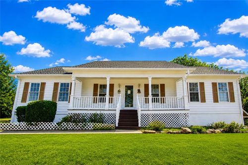 818 Springlake Rd, Lawrenceville, GA, 30045-6825 | Card Image