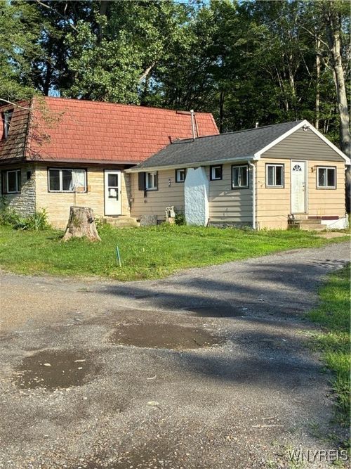 9497 Harrison St, Angola, NY, 14006-9330 | Card Image