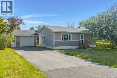 22 Alpine St, Saint John, NB, E2J2X2 | Card Image